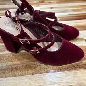 Bella Vita Red Velvet size 6